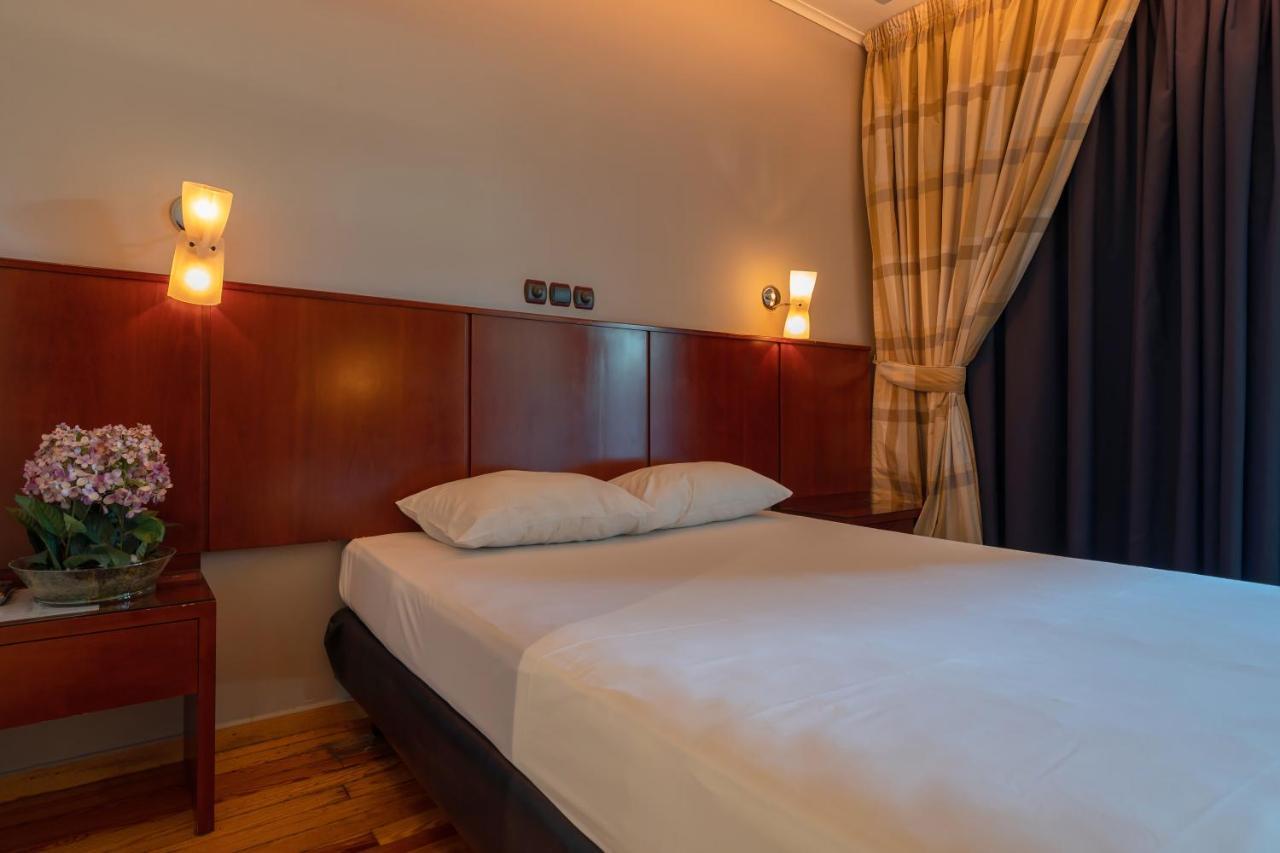 Pines Hotel 2*